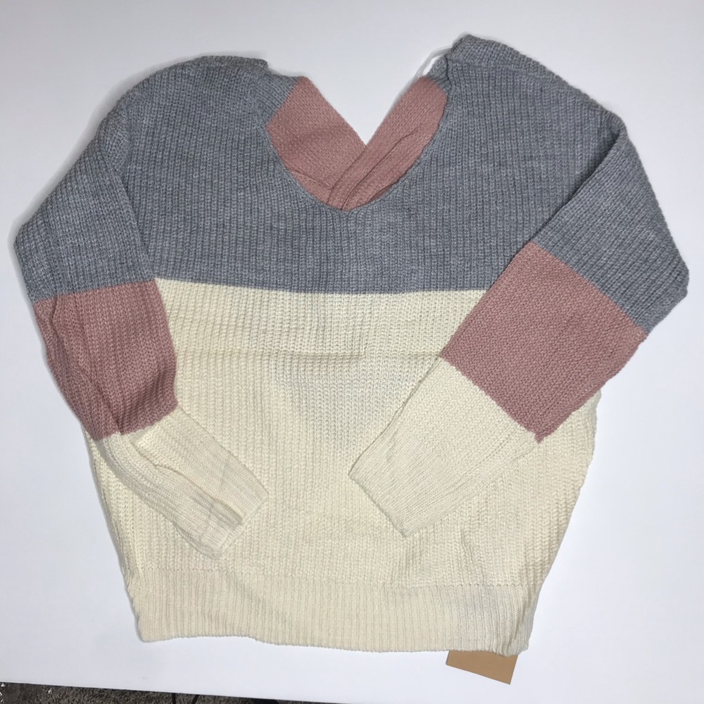 Color Block Twist Back Sweater - Picture 8 of 8